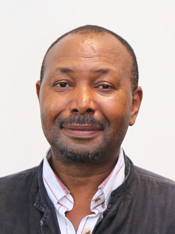 Dr Nwanesi Peter Karubi